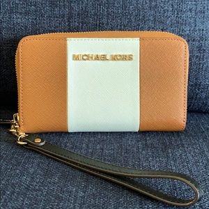 Michael Kors Wallet Wristlet